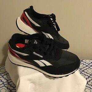 🔥Best offers, Reebok, size 5, new condition, see photos, super clean 🔥🔥
